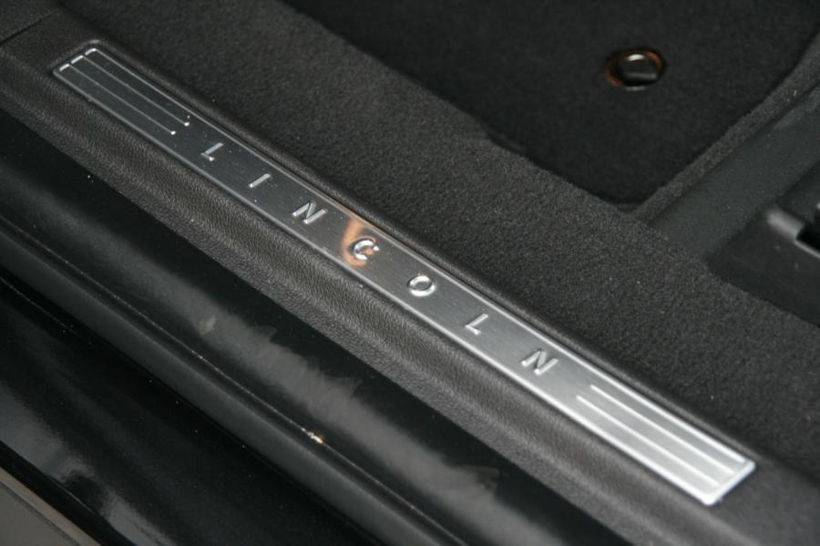  Lincoln MKS 2008 года  (фото 41 из 284)